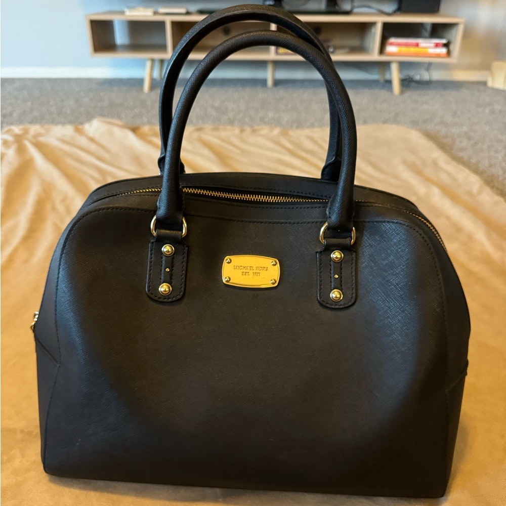 michael kors purse ans matching wallet